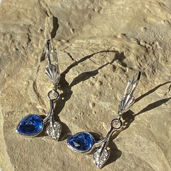 ❤️ Silver Blue Berry Drop Earrings - Picture 5 of 13